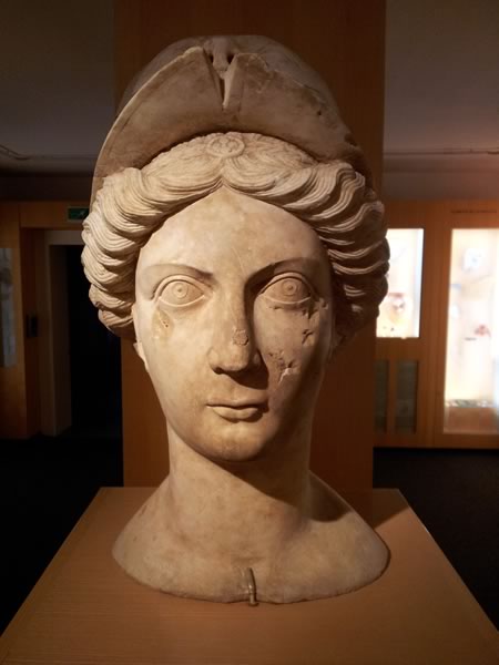 head of Minerva statue
